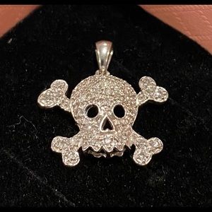 ☠️ 14k white gold and diamonds skull and crossbones pendant